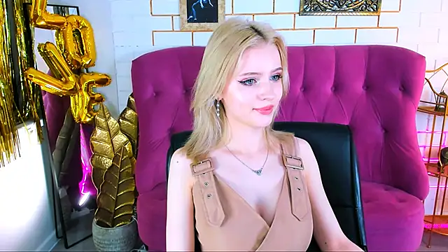 LeonaStane online show from 10-25-25, 04:57