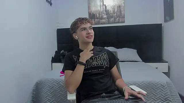 Aiiden 15 online show from 10-22-25, 12:49