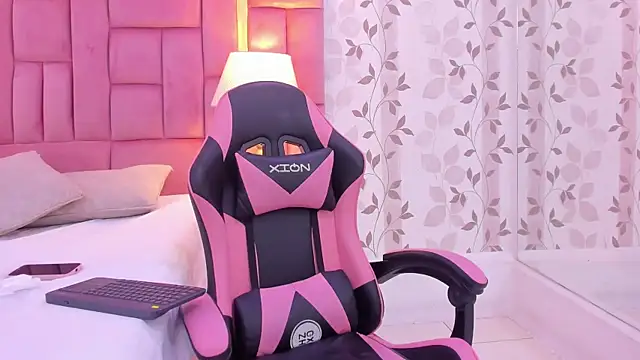 ArianaFranco online show from 11-08-25, 01:22