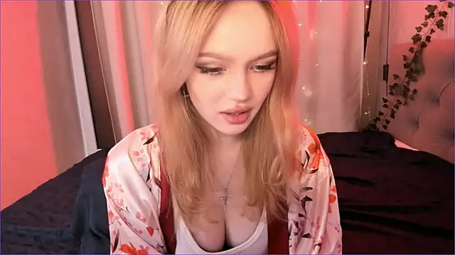 Snapshot of MiaRanki chatting on 04-07-26, 09:48 MiaRanki online show from 04-07-26, 09:48