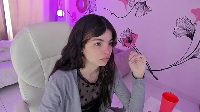 Isabela Fiorelli online show from 04-19-26, 01:32