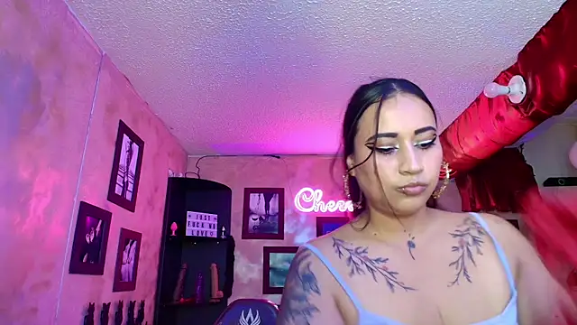 Snapshot of cherryy_bombshelll chatting on 09-15-25, 04:51 cherryy bombshelll online show from 09-15-25, 04:51