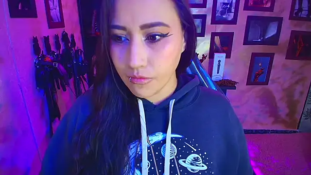 Snapshot of cherryy_bombshelll chatting on 10-07-25, 03:42 cherryy bombshelll online show from 10-07-25, 03:42