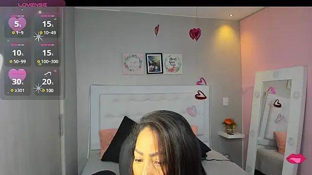 Snapshot of Michelle__taylor chatting on 02-22-25, 01:57 Michelle  taylor online show from 02-22-25, 01:57