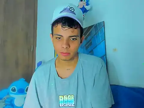 Snapshot of Alessandro_1610 chatting on 03-06-25, 05:14 Alessandro 1610 online show from 03-06-25, 05:14