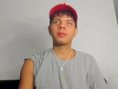 Snapshot of Alessandro_1610 chatting on 02-28-26, 06:03 Alessandro 1610 online show from 02-28-26, 06:03