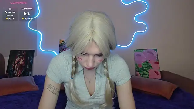 Snapshot of EvelinaLuu chatting on 02-28-25, 01:05 EvelinaLuu online show from 02-28-25, 01:05