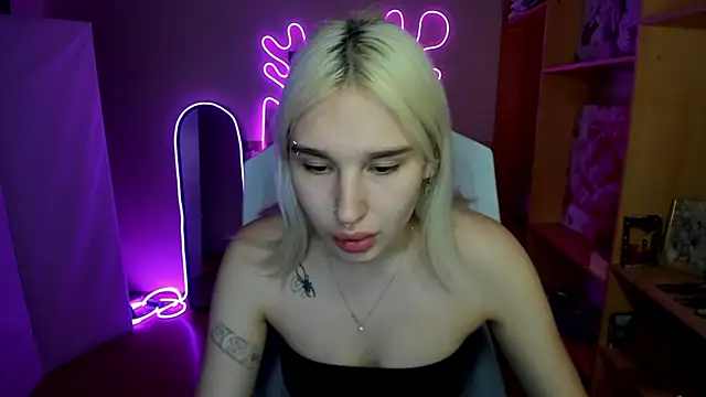 EvelinaLuu online show from 05-03-26, 01:55