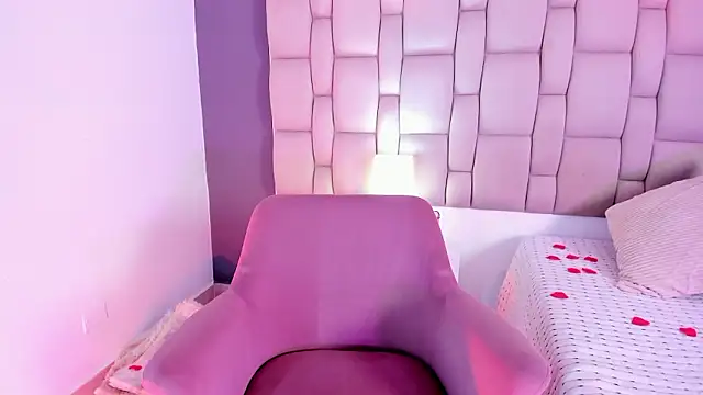 Mia cm online show from 02-16-26, 08:05