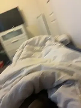 Snapshot of grossebite907 chatting on 10-09-25, 04:16 grossebite907 online show from 10-09-25, 04:16