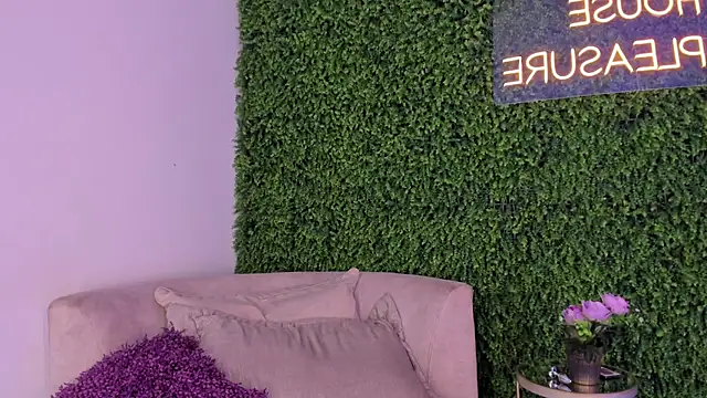 Snapshot of emmiily_z chatting on 03-11-25, 06:53 emmiily z online show from 03-11-25, 06:53