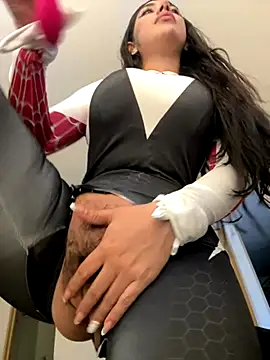 KarolVega- online show from 10-31-25, 03:02