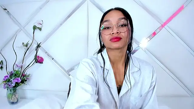 Snapshot of Lynda_Bonnie chatting on 03-22-25, 04:04 Lynda Bonnie online show from 03-22-25, 04:04