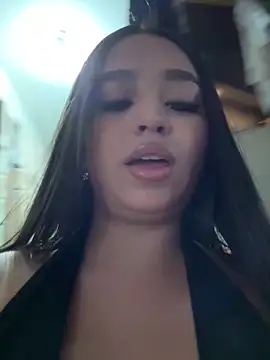 Snapshot of _JuliSweet_ chatting on 11-24-25, 02:00 JuliSweet online show from 11-24-25, 02:00