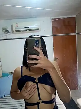 JuliaSalvaa online show from 03-04-25, 06:18