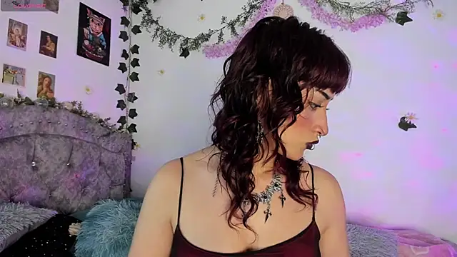 Snapshot of roxxystar_ chatting on 10-24-25, 01:03 roxxystar online show from 10-24-25, 01:03
