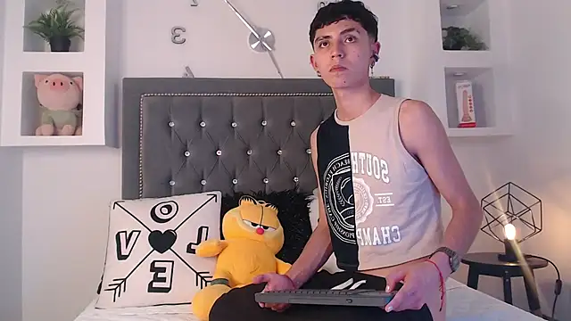 Snapshot of MaikyCooper chatting on 03-13-25, 06:37 MaikyCooper online show from 03-13-25, 06:37