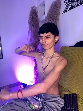 Snapshot of MaikyCooper chatting on 09-13-25, 08:08 MaikyCooper online show from 09-13-25, 08:08