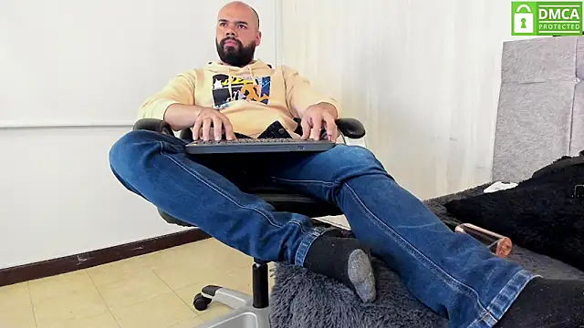 Luke Diaz7 online show from 12-20-25, 04:41