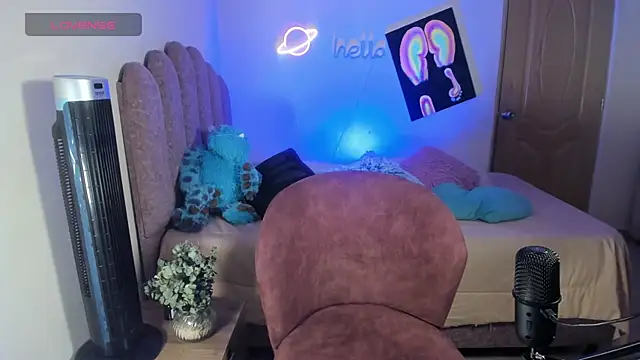 Snapshot of Maryybellax chatting on 03-19-25, 10:42 Maryybellax online show from 03-19-25, 10:42