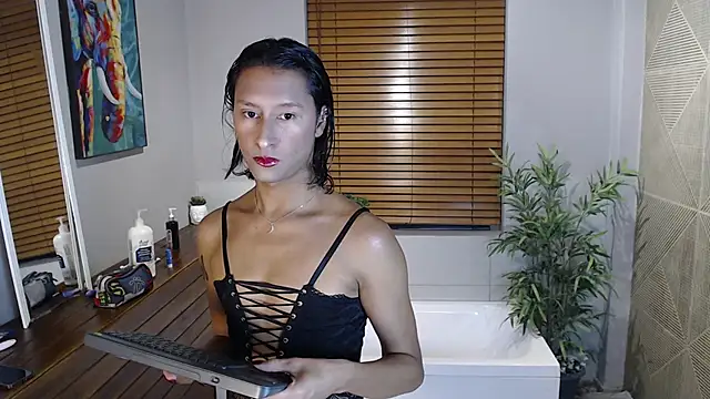 Georgina Palacios  online show from 11-23-25, 04:01