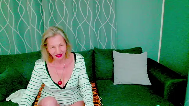 Snapshot of adeleadison chatting on 09-11-25, 02:44 adeleadison online show from 09-11-25, 02:44