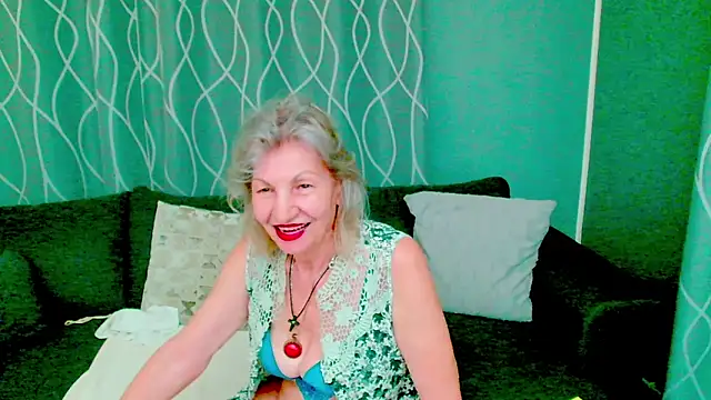Snapshot of adeleadison chatting on 10-11-25, 04:01 adeleadison online show from 10-11-25, 04:01