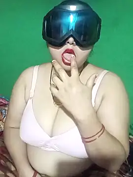 Snapshot of seetatiwari chatting on 02-08-25, 04:47 seetatiwari online show from 02-08-25, 04:47