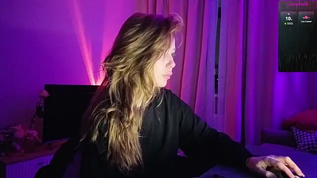 Sakura Moore online show from 10-26-25, 07:09