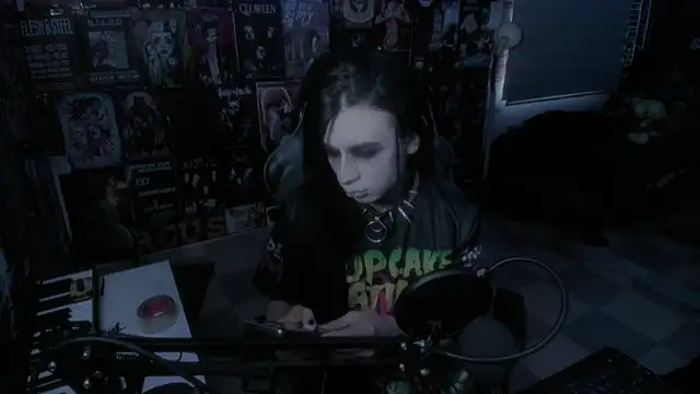 Snapshot of rotten_dreams chatting on 02-20-25, 09:42 rotten dreams online show from 02-20-25, 09:42