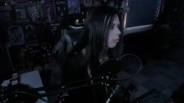 Snapshot of rotten_dreams chatting on 02-21-25, 03:32 rotten dreams online show from 02-21-25, 03:32