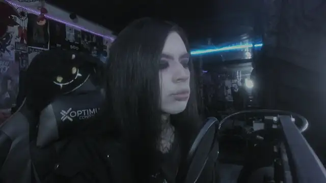 Snapshot of rotten_dreams chatting on 03-18-25, 03:31 rotten dreams online show from 03-18-25, 03:31