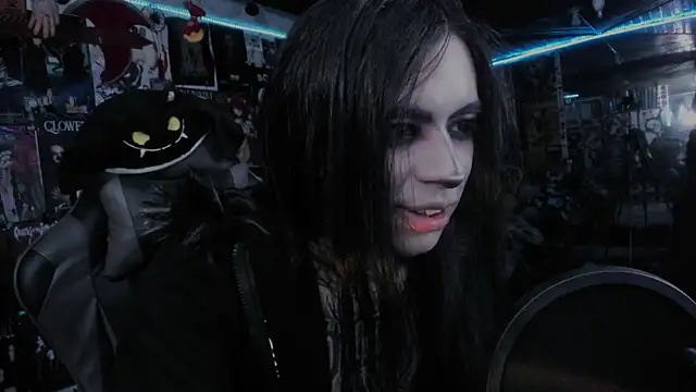 Snapshot of rotten_dreams chatting on 10-07-25, 10:51 rotten dreams online show from 10-07-25, 10:51