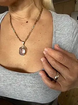 DeboraXporn online show from 10-29-25, 02:19