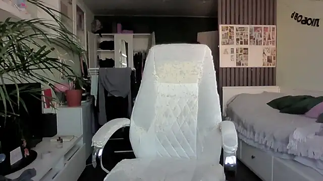 MollyBer online show from 02-18-26, 12:01