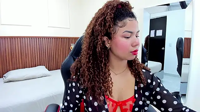 Snapshot of MELINAMARTINS chatting on 02-24-25, 07:41 MELINAMARTINS online show from 02-24-25, 07:41