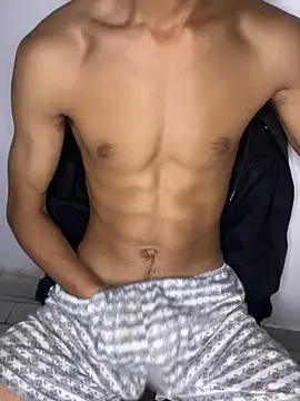 Snapshot of Hamza-Maroki chatting on 10-25-25, 05:15 Hamza-Maroki online show from 10-25-25, 05:15