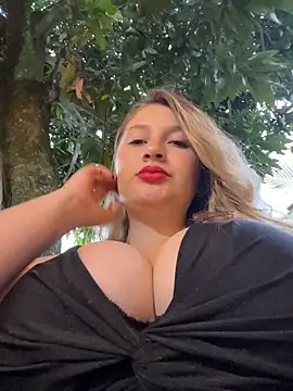 Snapshot of aurora_coldd chatting on 05-13-26, 10:49 aurora coldd online show from 05-13-26, 10:49