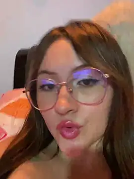 ValentinaOrtiz3 online show from 03-05-25, 04:56