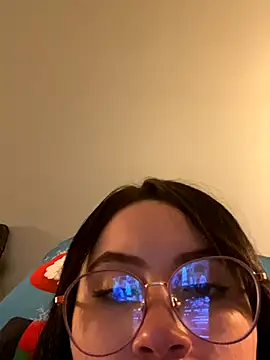 ValentinaOrtiz3 online show from 10-19-25, 12:44