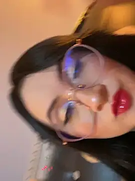 ValentinaOrtiz3 online show from 12-05-25, 12:41