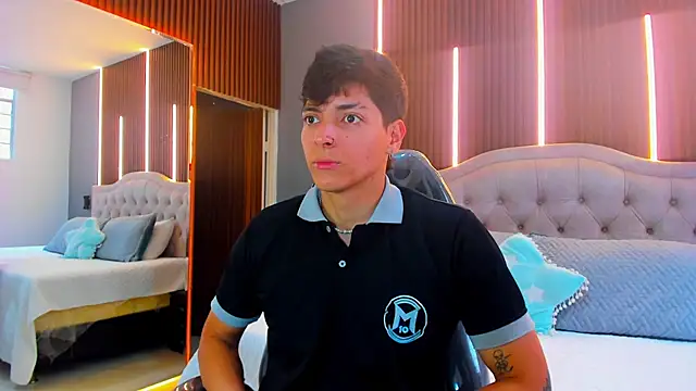 Snapshot of _JacobMiller__ chatting on 09-27-25, 07:41 JacobMiller online show from 09-27-25, 07:41