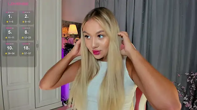 Snapshot of _Loneve__ chatting on 09-16-25, 03:35  Loneve   online show from 09-16-25, 03:35