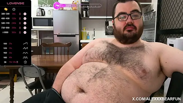 Snapshot of alexxxbear chatting on 09-17-25, 08:32 alexxxbear online show from 09-17-25, 08:32