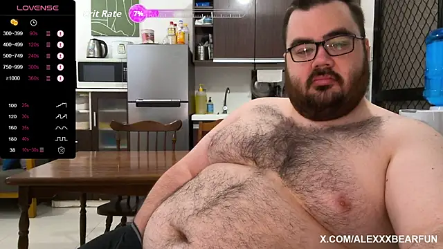 Snapshot of alexxxbear chatting on 09-18-25, 10:34 alexxxbear online show from 09-18-25, 10:34