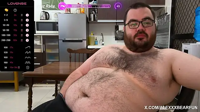 Snapshot of alexxxbear chatting on 09-19-25, 10:21 alexxxbear online show from 09-19-25, 10:21