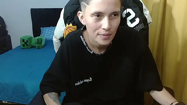 Snapshot of duo_peludoo chatting on 05-18-26, 03:13 duo peludoo online show from 05-18-26, 03:13