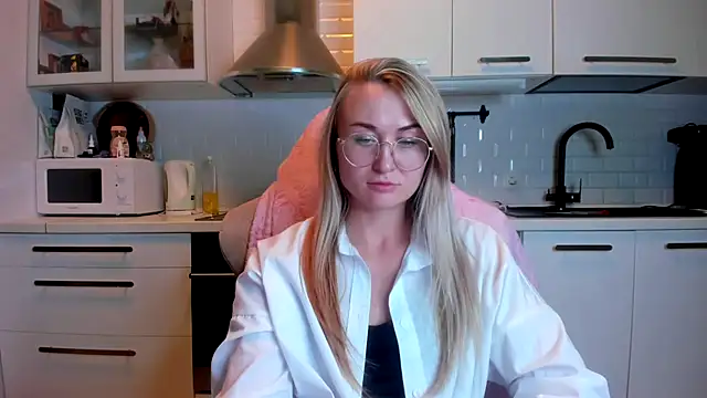Snapshot of your_Goddess_Eva chatting on 10-23-25, 05:44 your Goddess Eva online show from 10-23-25, 05:44