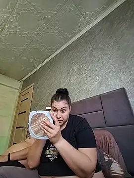 Greta Tamar online show from 04-15-26, 07:26