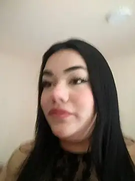 Snapshot of nikki_grey chatting on 10-18-25, 05:35 nikki grey online show from 10-18-25, 05:35